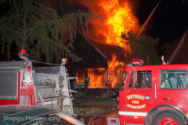Detroit Fire Department June 18 2014 fully  engulfed vacant dwelling fire larry Shapiro photography shapirophotography.net